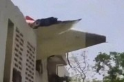 临猗印度一波音787客机坠毁机上242人、地面5名学生遇难！我驻印度使馆：机上无中国籍乘客